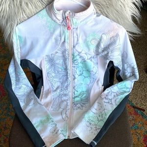 Lululemon jacket size 6 fits like 4
